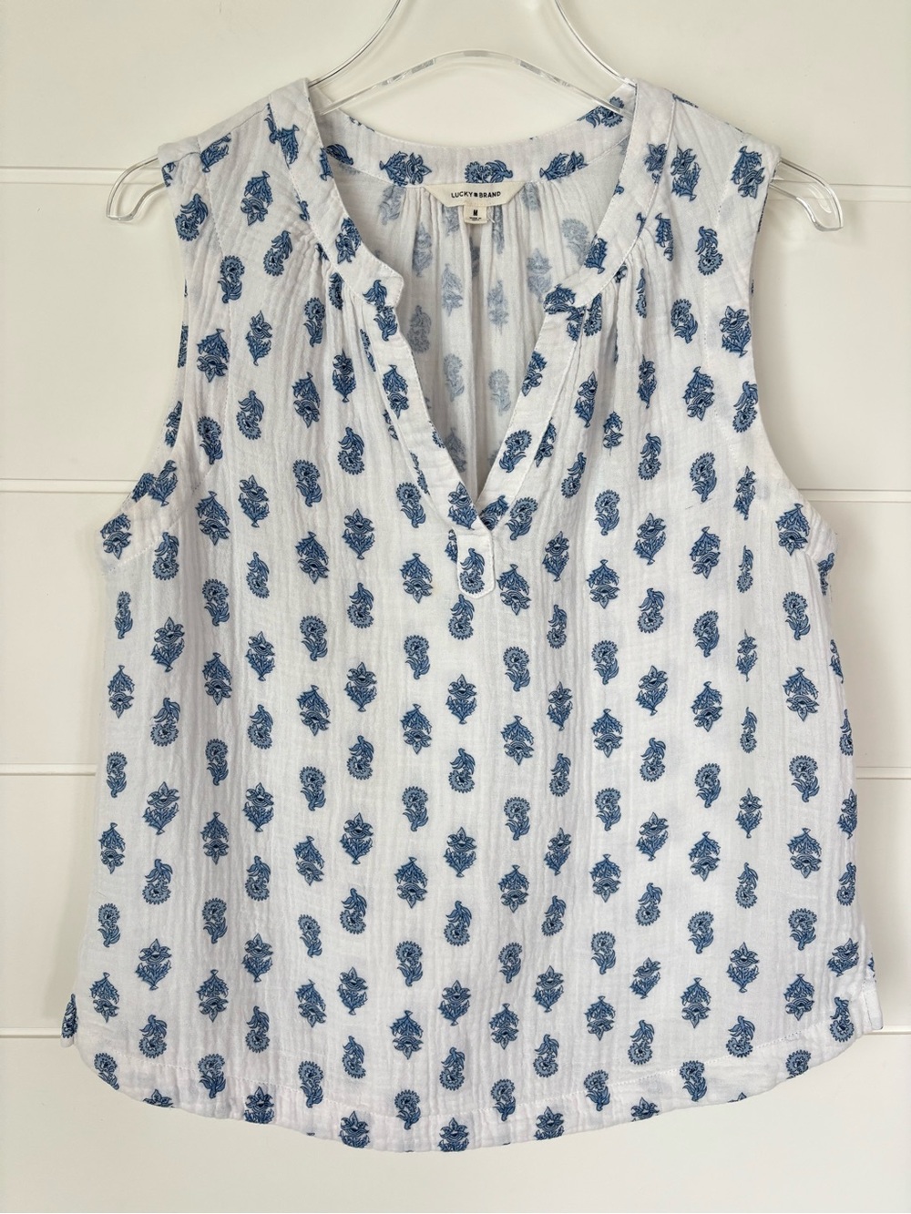 Lucky Brand Cotton Gauze Sleevless Top White with Blue Paisley Size Medium